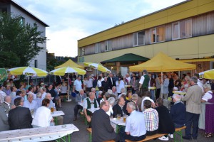 Vöcklabruck: mehr als 300 Gäste feierten dritten Lebenshaus-Geburtstag