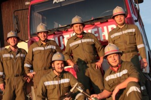 Zwei Ohlsdorfer Feuerwehr-Teams kämpfen um den Sieg beim "Sturm auf den Kulm"