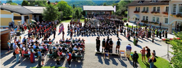 1.000 Musiker feierten mit Ortsmusikkapelle Obertraun 110-jähriges Bestandsjubiläum!