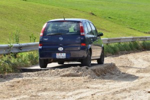 Leser-Report: Auto Asphalt unter Rädern weggezogen