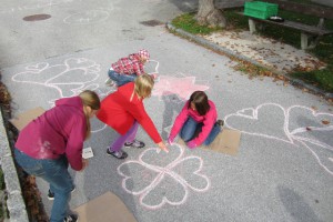 Blühende Straßen im Welterbeort Gosau