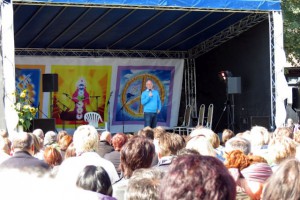 Attersee: Ein bunter Reigen des Friedens in ...
