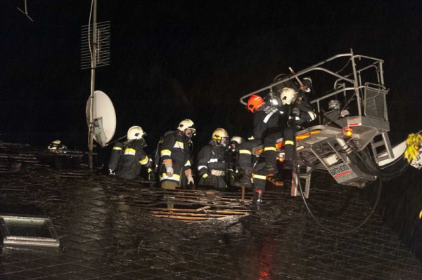 Dachstuhlbrand durch Blitzschlag in Ungenach | Foto: Kerschi