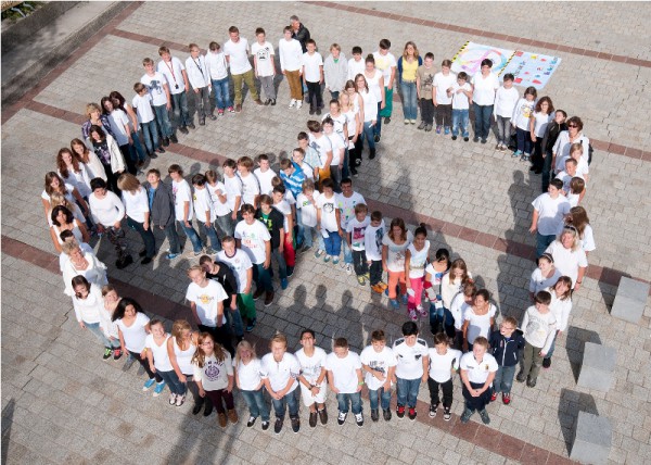 Neue Mittelschule Altmünster setzt Zeichen zum Weltfriedenstag | Foto: Manfred Keller