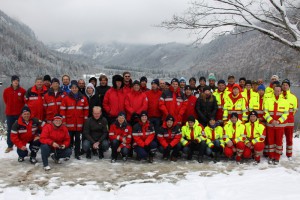 45 Taucher beim 46. Abtauchen im Langbathsee