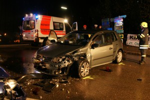 Attnang: Folgenschwerer Crash auf der Überführung Salzburgerstrasse-B1