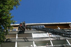 Feuerwehr unterstützt Rotes Kreuz bei Personenbergung
