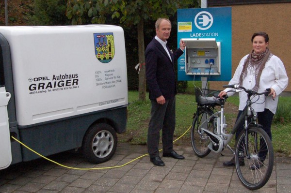 Neu: E-Ladestation beim städtischen Seniorenheim