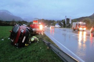 Bad Ischl: Kleinlaster kippte auf B158 in Straßengraben