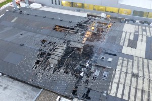 2,5 Millionen Euro Schaden bei Großbrand im Autohaus Hermanseder | Foto: Feuerwehr
