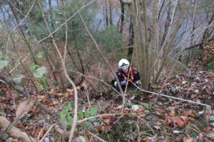 Laakirchen: Feuerwehr rettet Hund nach Absturz