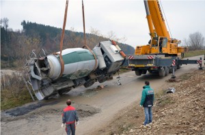 Steyrermühl: Betonmischer kippte zur Seite | Foto: Wolfgang Spitzbart