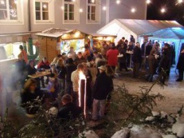 Vorweihnachtliches Treiben am Ohlsdorfer Christkindlmarkt 