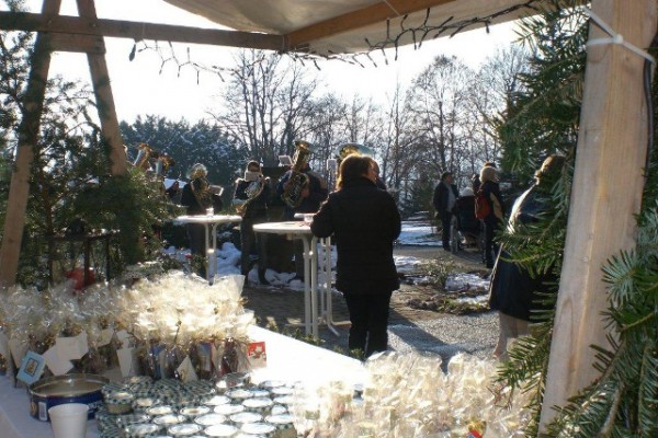 1. Kunst- und Handwerksmarkt im Bezirksseniorenheim Weinberghof