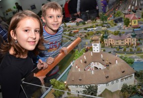 Bei dieser Modellbahn schlagen nicht nur Kinderherzen höher