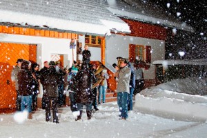 "Treu dem alten Brauch": Neujahrsblasen von Haus zu Haus!