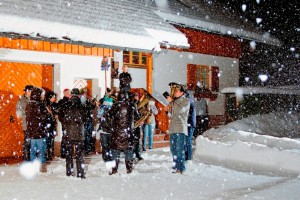 "Treu dem alten Brauch": Neujahrsblasen von Haus zu Haus!