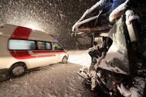 St. Gilgen: Busunfall auf der Mondseestraße fordert 19 Verletzte