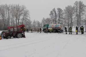 Heizöltransporter drohte in Niederthalheim umzustürzen