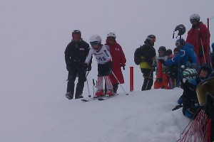 Scharnsteiner Junior Ski-Athleten trotzten siegreich Sturm und Schlechtwetter