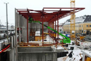 Neues Bahnhofsgebäude Attnang-Puchheim nimmt Gestalt an