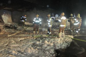 Ebensee: fünf Fahrzeuge ausgebrannt - Explosionsgefahr durch Gaslager