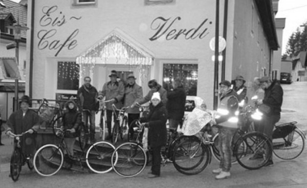 Nostalgie-Stammtisch beim Oldtimermuseum Altmünster