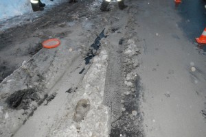 Altmünster: Schnee verdeckt Hindernis - Ölwanne aufgerissen