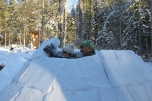 Wir bauen uns ein Iglu! - erlebnispädagogischer Wintertag mit dem Youz