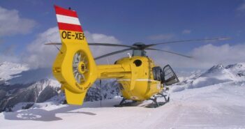 Verletzter Snowboarder von Krippenstein abtransportiert ÖAMTC Notarzthubschrauber im Bergeeinsatz | foto: ÖAMTC
