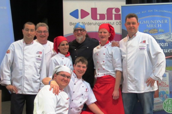 Gmundner BFI-Lehrlinge assistierten Kochprofis bei deren Show
