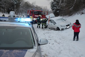 Zahlreiche Unfälle durch Blitzeis im Salzkammergut