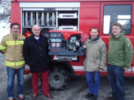 Bad Ischl: Feuerwehr am Jugendinfotag mit Aggregatsponsoring überrascht