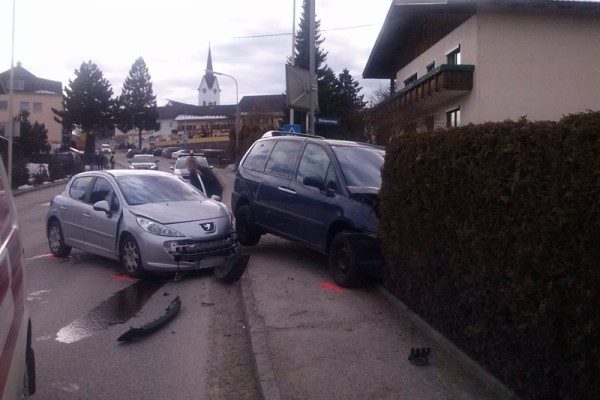 Drei Verletzte bei Unfall in Gschwandt