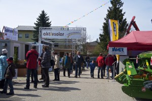 "Blühende Wirtschaft" beim Oster-Kirtag in Vorchdorf