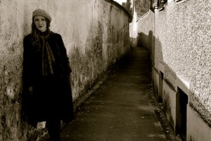 Kunstsalon Schersing präsentiert Singer-Songwriter Salon mit Inga Lynch