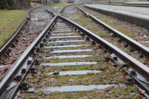 Schwanenstadt: Unfall am Bahnübergang - Regionalzug kollidiert mit Auto