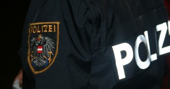 Nußdorf: mit Auto über Abhang gestürzt — Beifahrerin half Lenker aus verunfalltem Pkw Polizei