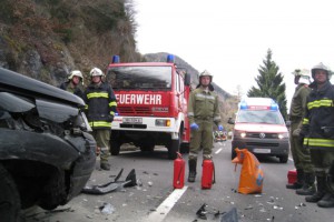 Mondsee: Frontalzusammenstoß auf der B154