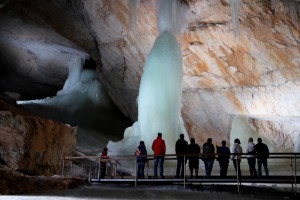 2.000 Gäste beuschten Dachstein-Rieseneishöhle vor neuer Eis-Kulisse | Foto: Schöpf