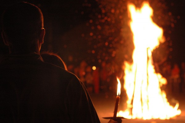 Riesiges Sonnwendfeuer in Gschwandt | Foto: Edmundn Brandner