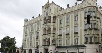 Leserbrief: “Bei der Sicherheit unserer Kleinkinder wird eingespart!” Stadtgemeinde Gmunden hilft Hochwasseropfern