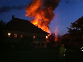 Neukirchen: Brand in Tischlerei - 12 Feuerwehren im Großeinsatz