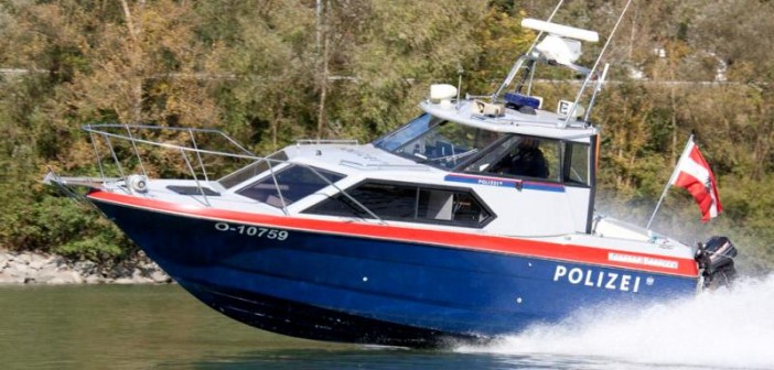 Polizeiboot im Einsatz
