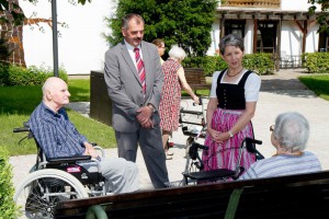 NR-Präsidentin besucht Altenbetreuungseinrichtungen in Bad Ischl