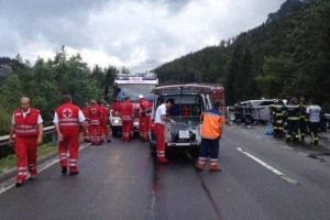 Tote und Schwerverletzte bei Horrorunfall auf der Salzkammergut Bundesstraße