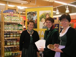 "Bewusst einkaufen - Qualität hat einen Namen!" - Bäuerinnen-Aktionstage im Bezirk Vöcklabruck