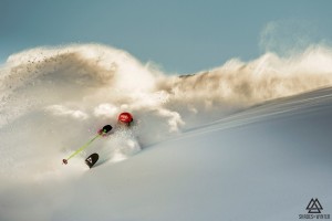 Ebensees Freeskierin Sandra Lahnsteiner präsentiert "Shades of Winter - A female freeski movie"