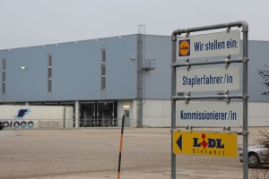 Lindach: aus Lidl-Zentrallager Waren um 400.000 Euro gestohlen