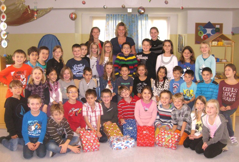 Schülerhort Volksschule unterstützt die Aktion "Geschenke der Hoffnung"